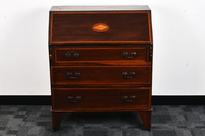 Lot 42 - A Sheraton style bureau