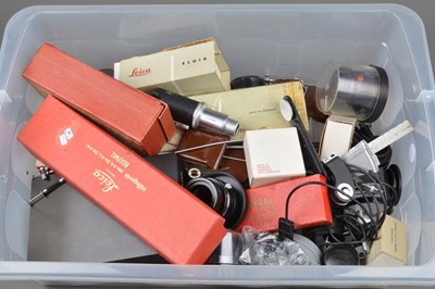 Lot 106 - A Tray of Leitz Accessories