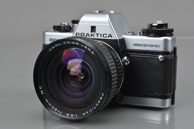 Lot 370 - A Praktica BCX Electronic SLR Camera