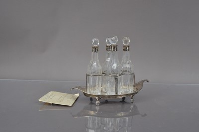 Lot 181 - A Georgian silver cruet stand
