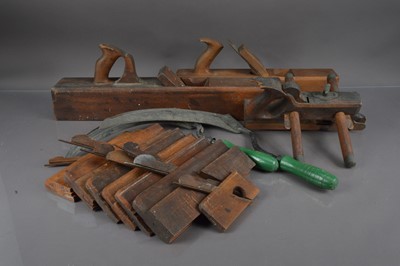 Lot 225 - A group of antique and vintage hand tools