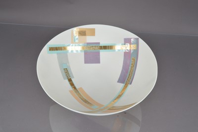 Lot 385 - A large modern ceramic bowl by Tony Laverick