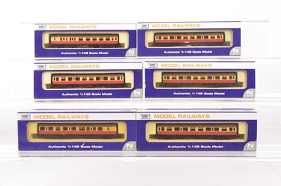 Lot 18 - Dapol N Gauge BR Carmine and Cream Coaches (6)