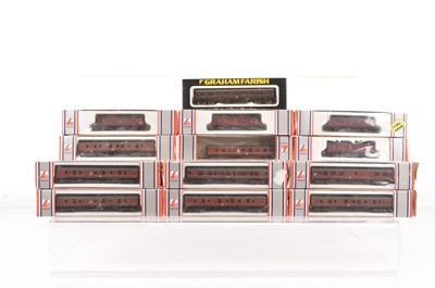 Lot 35 - N Gauge BR Maroon Coaching Stock (13)