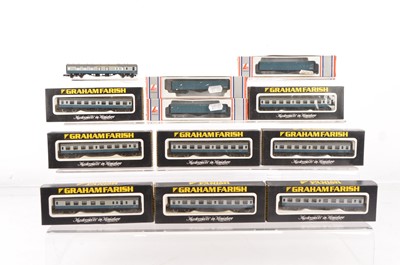 Lot 40 - BR N Gauge Blue/Grey Coaching Stock (12)
