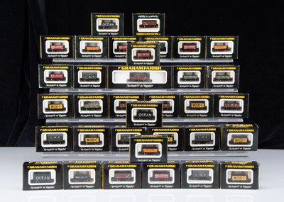 Lot 42 - Graham Farish N Gauge Goods Wagons