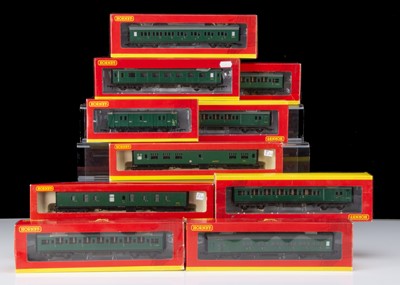 Lot 88 - Hornby China OO Gauge BR Southern Coaching Stock (10)