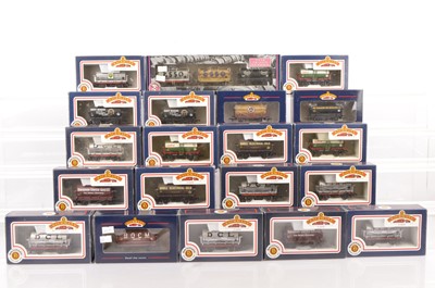 Lot 127 - Bachmann 00 Gauge various Tank wagons (22 wagons, 20 boxes)