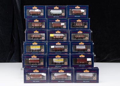 Lot 147 - Bachmann BR OO Gauge Goods Wagons (18)
