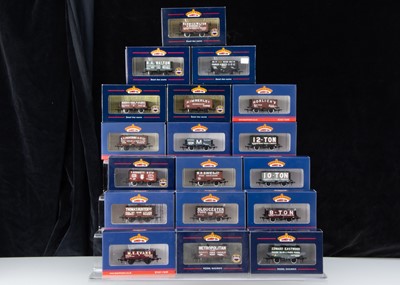 Lot 174 - Bachmann OO Gauge Special Edition Private Owner Plank Wagons (18)