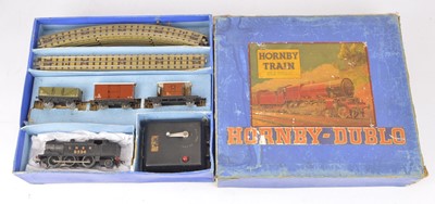 Lot 268 - Hornby-Dublo 00 Gauge 3-Rail early EDG7 LNER Tank Goods Set
