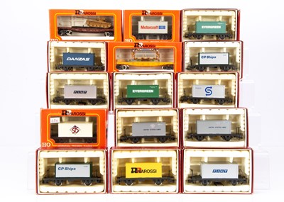 Lot 604 - Rivarossi HO Gauge Italian Freight Stock (15)