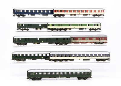 Lot 615 - Rivarossi HO Gauge German Coaching Stock (9)