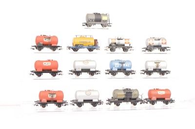 Lot 623 - Rivarossi HO Gauge Four Wheeled Tank Wagons (13)
