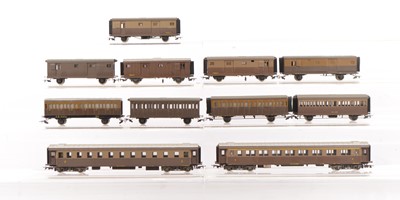 Lot 632 - Rivarossi HO Gauge FS Coaching Stock (11)