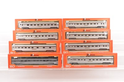 Lot 645 - Rivarossi H0 Gauge Archive collection Pennsylvania silver Coaches (7)