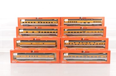 Lot 668 - Rivarossi H0 Gauge Archive collection Rio Grande yellow/grey Coaches with black stripes (8)