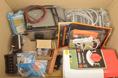 Lot 3 - Fleischmann and other controllers with N gauge couplings building parts and electronic accessories (qty)