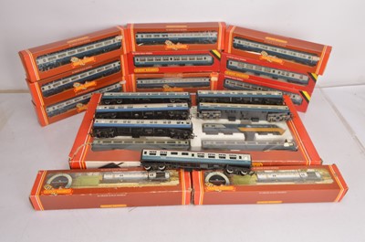 Lot 59 - Hornby Blue Pullman coach set 00 gauge  (3)