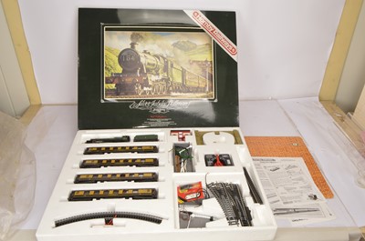 Lot 67 - Hornby 00 gauge Silver Jubilee Pullman set (1)