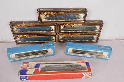 Lot 129 - Mainline Airfix Jouef  00 gauge Diesel Locomotives in original boxes (8)