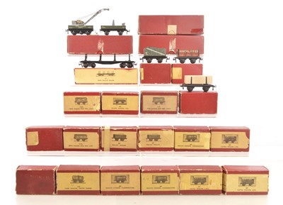 Lot 192 - Trix TTR 00 Gauge early post-war Freight Stock (22)