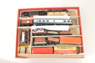Lot 198 - Late Trix TTR 00 Gauge Freight Stock (22+)