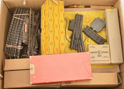 Lot 201 - Trix TTR 00 Gauge Bakelite and Fibre-base Track (qty)