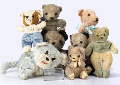 Lot 69 - Eight vintage baby/ toddler soft toys