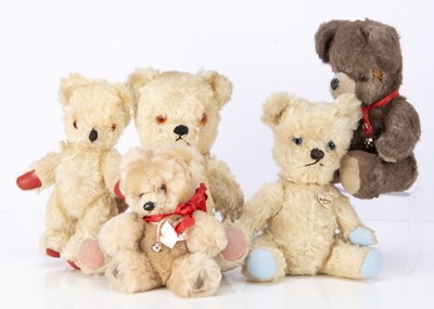 Lot 332 - Two Twyford type teddy bears
