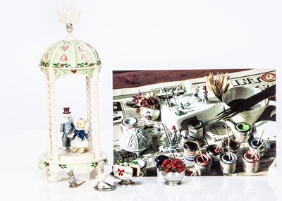 Lot 345 - A Hantel Wedding Folly
