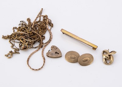 Lot 2 - A 9ct gold bar brooch