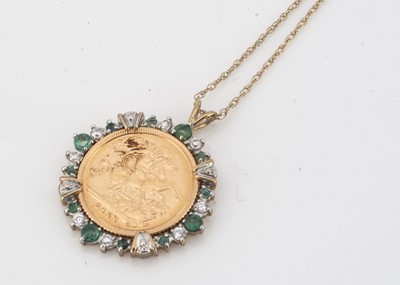 Lot 27 - An Elizabeth II half sovereign coin pendant