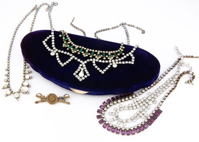 Lot 40 - A collection of paste jewels