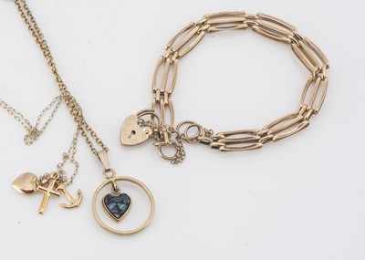 Lot 43 - A collection of 9ct gold bracelet