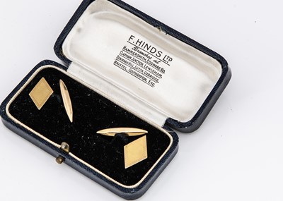 Lot 44 - A pair of Art Deco 9ct gold cufflinks