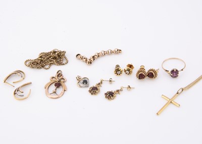 Lot 91 - A collection of gold