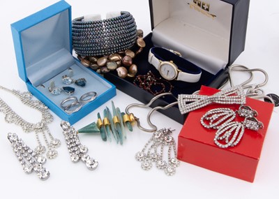 Lot 107 - A collection of silver and other costume jewels