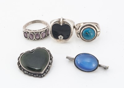Lot 138 - A collection of silver jewels