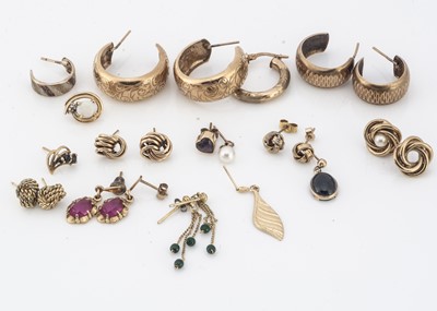 Lot 149 - A collection of 9ct gold earrings