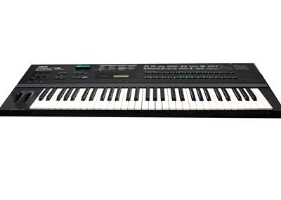 Lot 593 - Yamaha Synthesizer