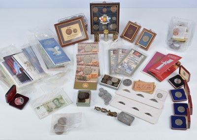 Lot 75 - A mixed collection of British and World coinage