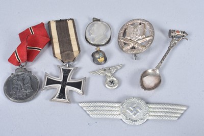 Lot 725 - An assortment of German items