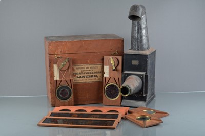 Lot 13 - Carpenter and Westley 'Improved Phantasmagoria Lantern' Outfit
