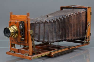 Lot 35 - A Thornton Pickard Imperial Triple Extension Mahogany and Brass Half Plate Camera