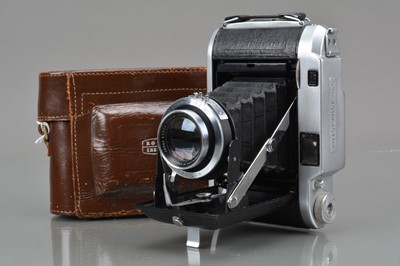 Lot 51 - An Ensign Autorange 820 Camera