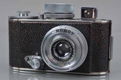 Lot 127 - A Robot I Camera