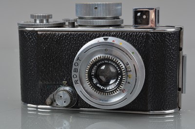 Lot 128 - A Robot I Camera