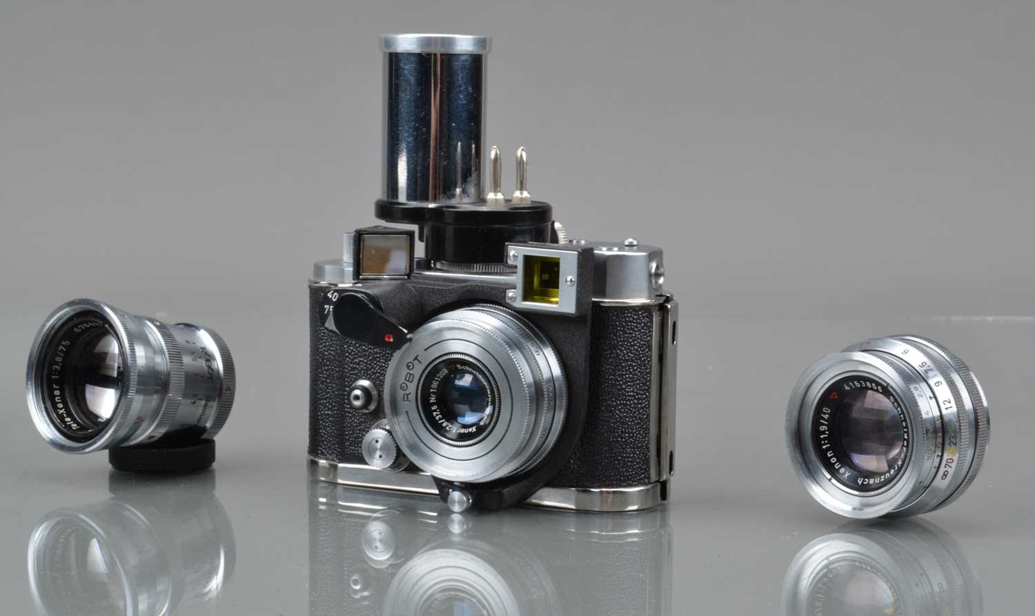 Lot 130 - A Robot II Camera