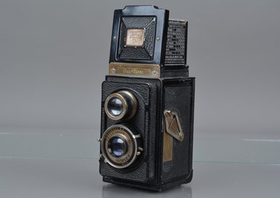 Lot 262 - A Zeiss Ikon Ikoflex II TLR Camera